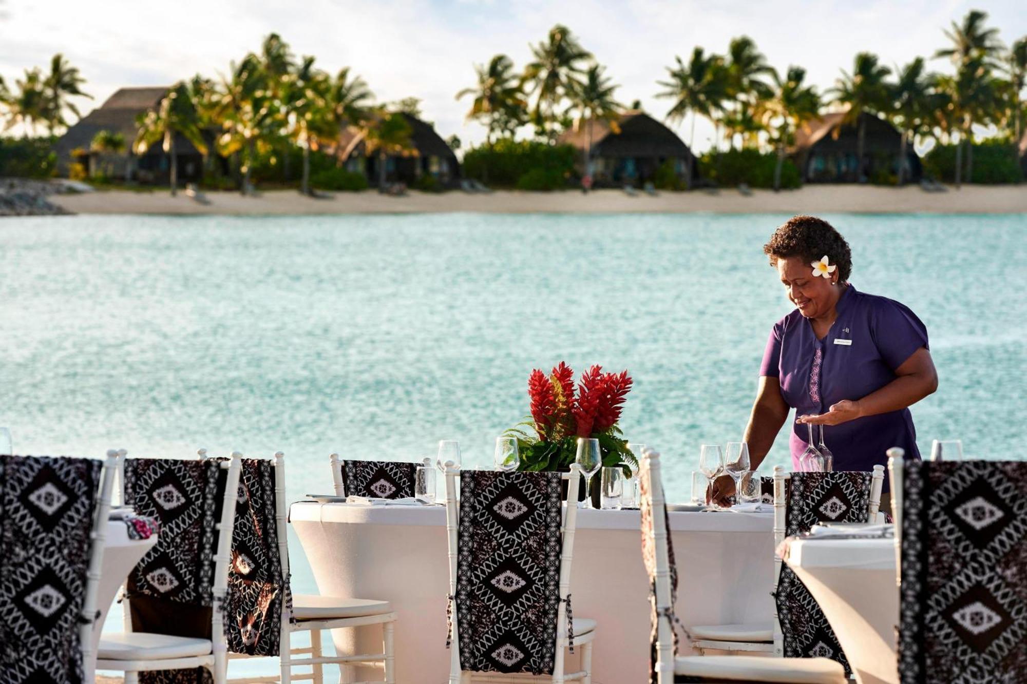 Fiji Marriott Resort Momi Bay Exteriér fotografie A restaurant at the resort