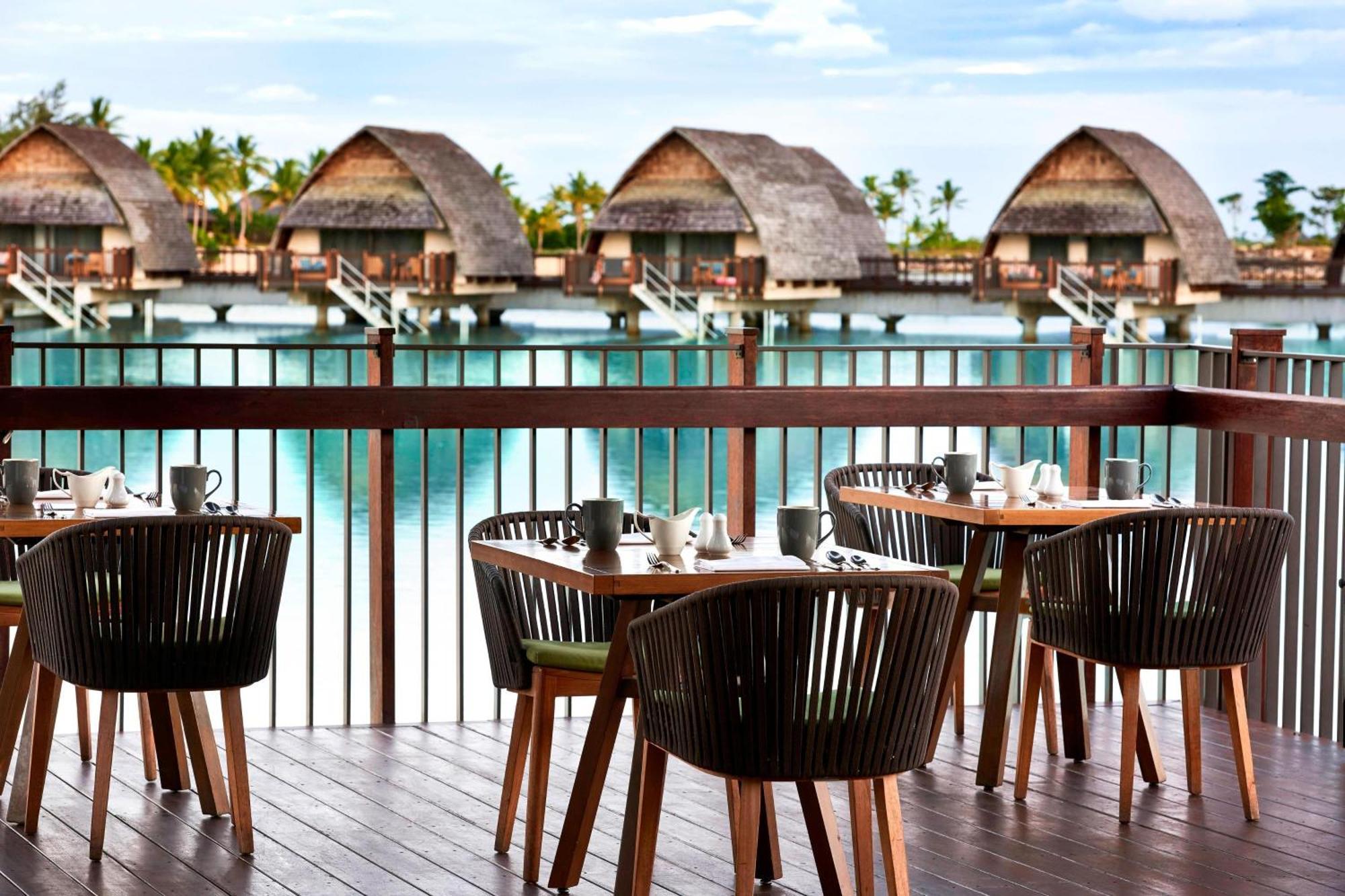 Fiji Marriott Resort Momi Bay Exteriér fotografie The Deck
