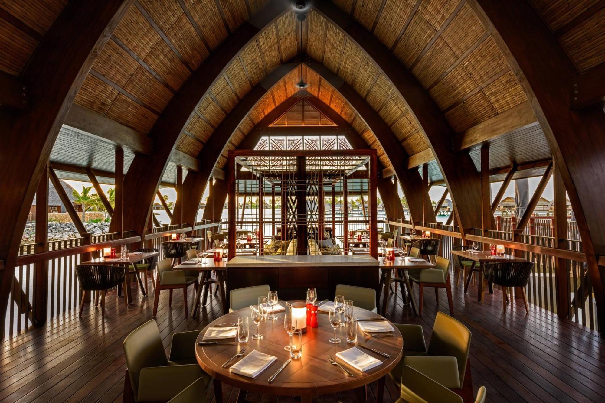 Fiji Marriott Resort Momi Bay Exteriér fotografie The interior of the restaurant